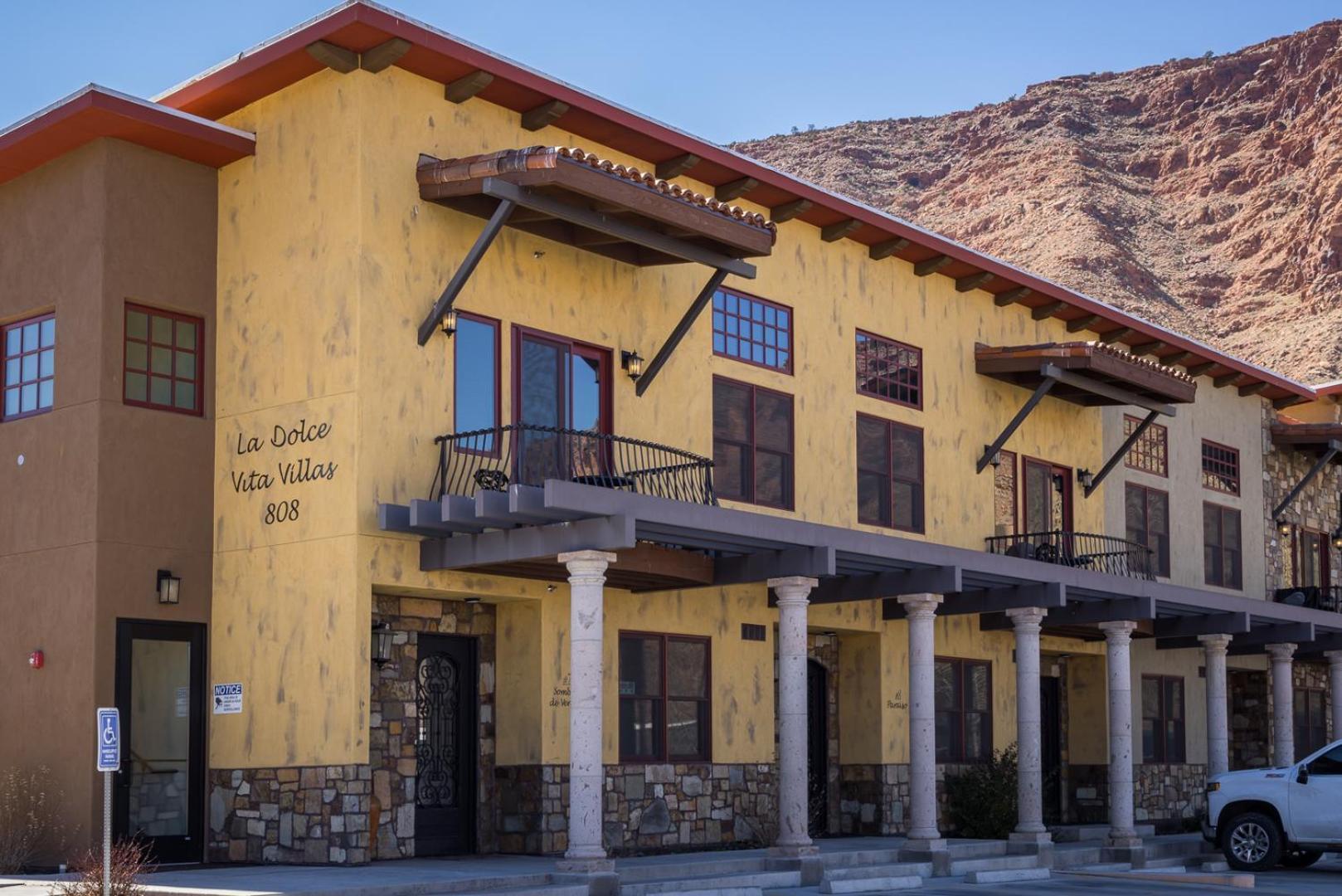 Unique Downtown Rental - La Dolce Vita Villas #5 Moab Buitenkant foto